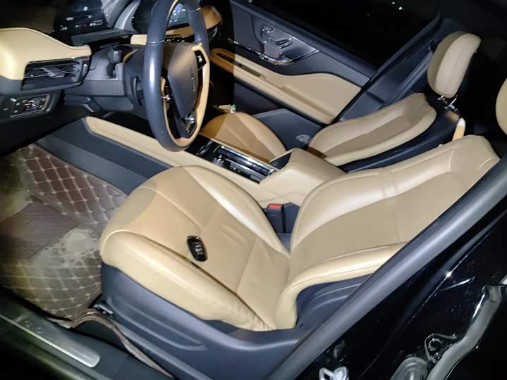 Фото 9 - Lincoln Corsair