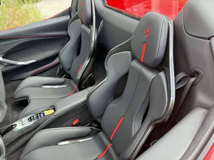 Фото 7 - Ferrari 296