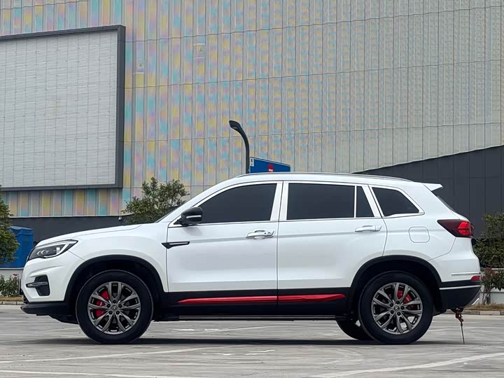 Фото 4 - Changan CS75