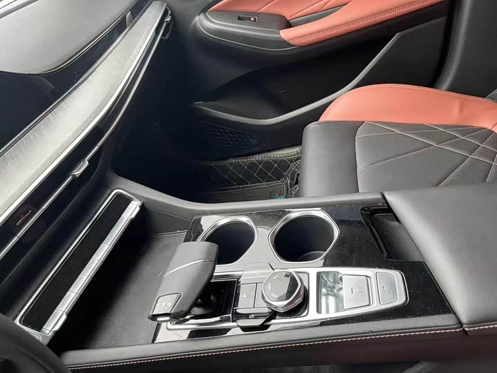 Фото 8 - Changan Eado Plus