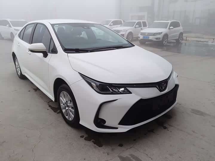 Фото 3 - Toyota Corolla