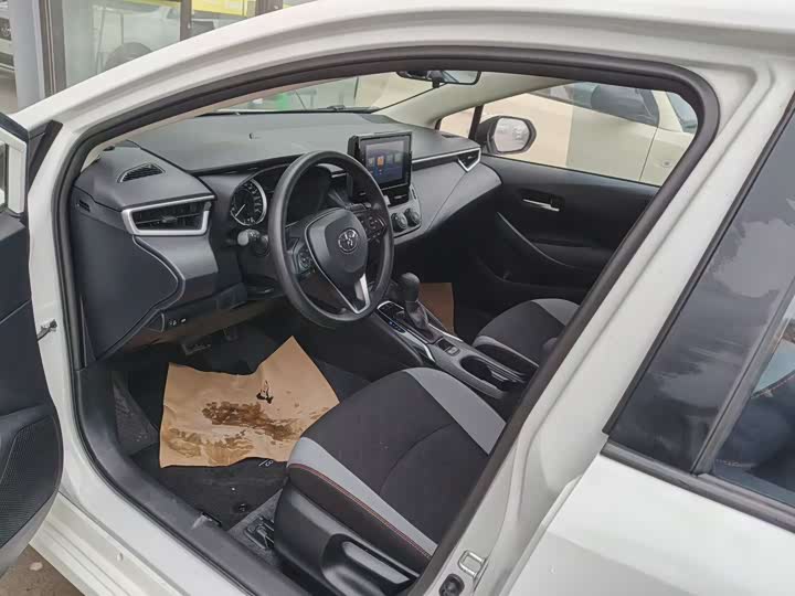 Фото 4 - Toyota Corolla