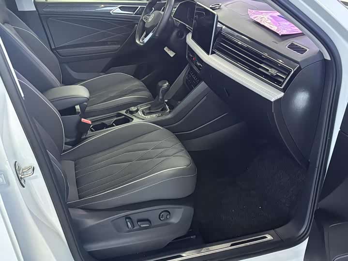 Фото 4 - Volkswagen Tiguan L Pro