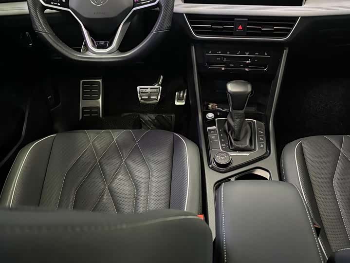 Фото 9 - Volkswagen Tiguan L Pro