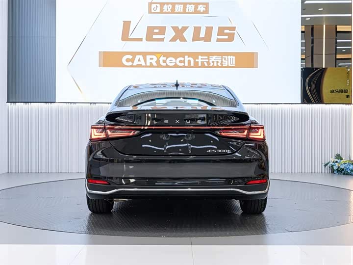 Фото 5 - Lexus ES