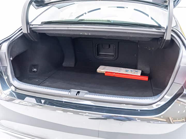 Фото 8 - Lexus ES