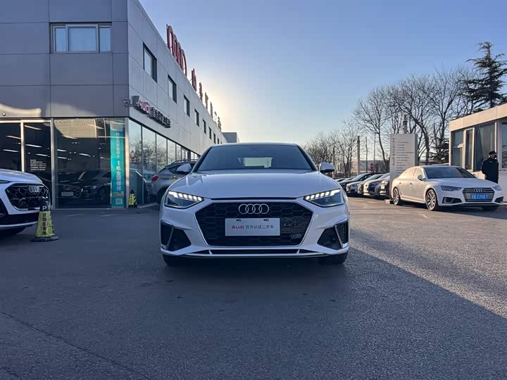 Фото 2 - Audi A4L