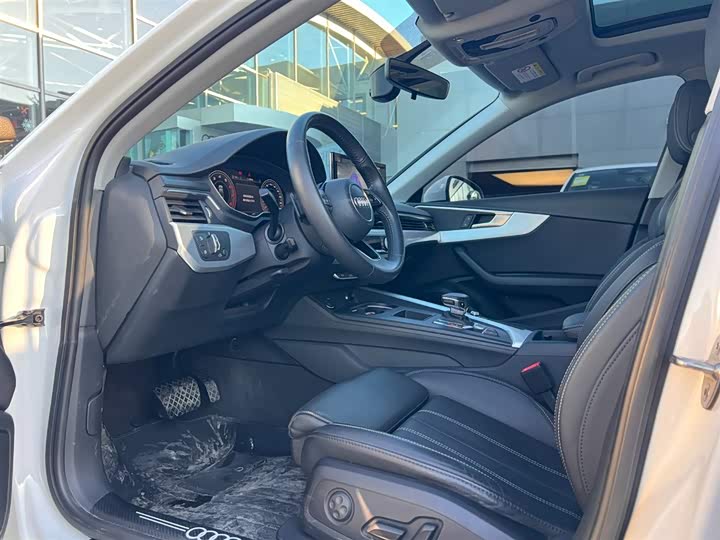 Фото 7 - Audi A4L