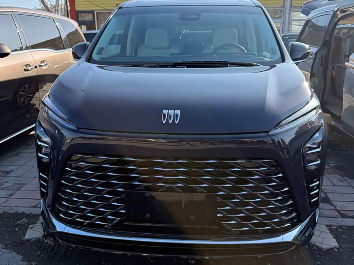 Фото 2 - Buick GL8 Hybrid