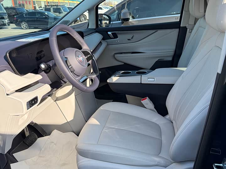 Фото 8 - Buick GL8 Hybrid