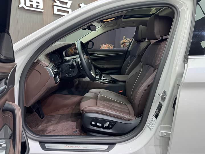 Фото 5 - BMW 5 Series