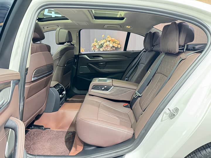 Фото 7 - BMW 5 Series