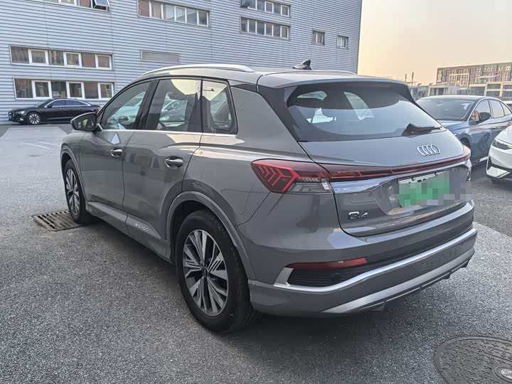 Фото 4 - Audi Q4 e-tron