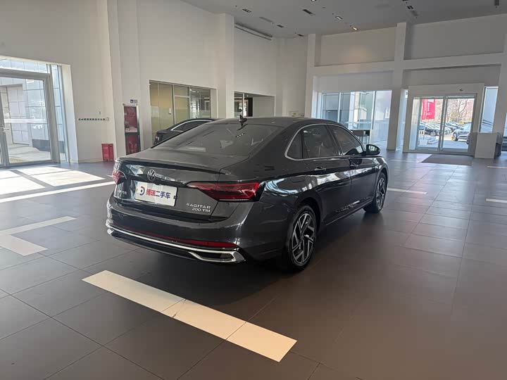 Фото 5 - Volkswagen Sagitar L