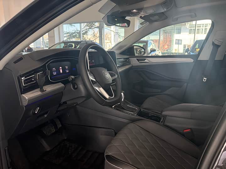 Фото 9 - Volkswagen Sagitar L