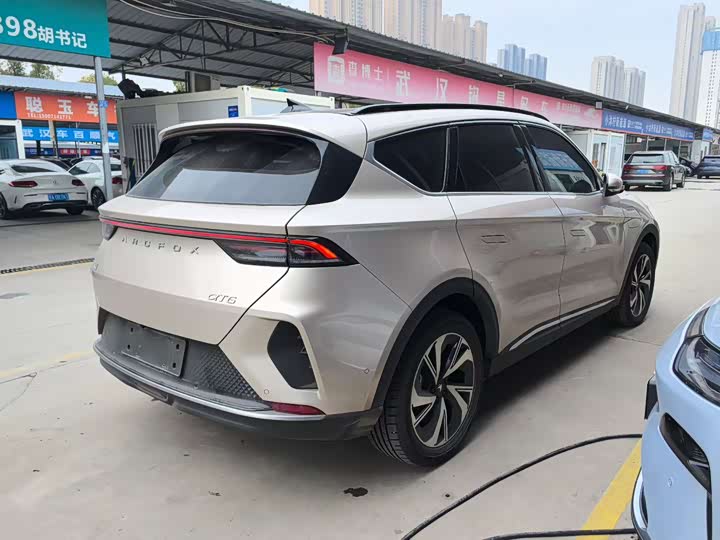 Фото 8 - BAIC Arcfox Alpha T6