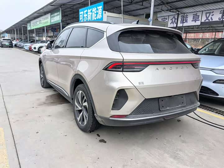 Фото 9 - BAIC Arcfox Alpha T6