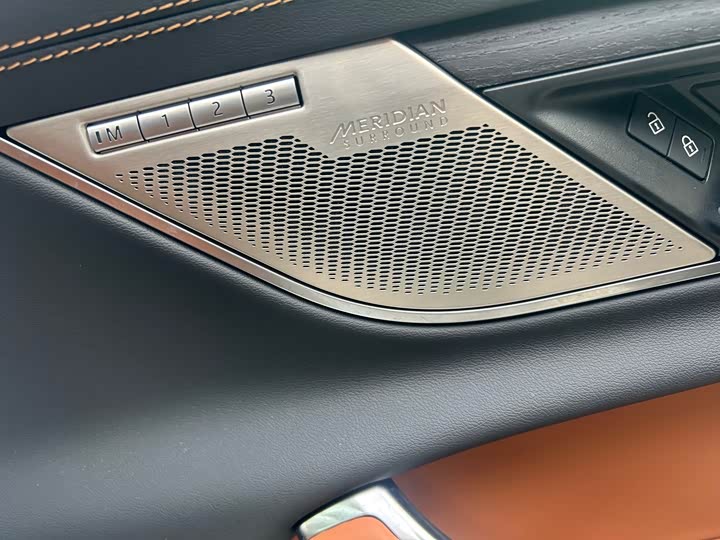 Фото 9 - Jaguar XF L