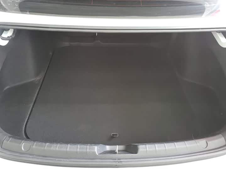 Photo 4 - Geely Preface