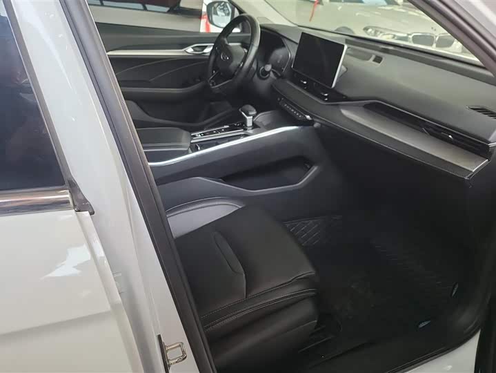 Photo 8 - Geely Preface