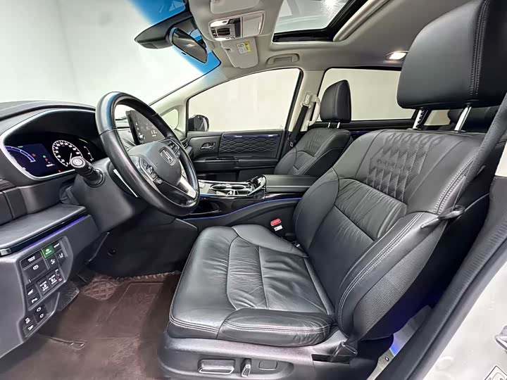 Фото 5 - Honda Elysion