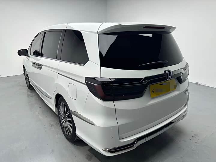 Фото 8 - Honda Elysion