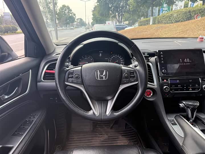 Фото 6 - Honda Avancier