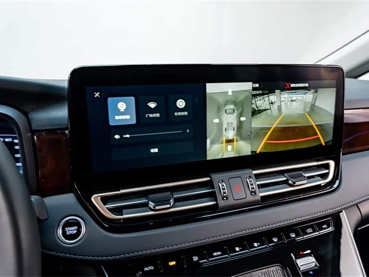 Фото 8 - Hongqi HQ9