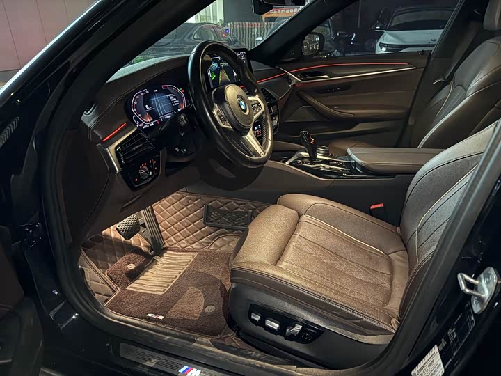 Фото 5 - BMW 5 Series