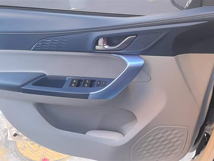 Фото 7 - Changan BenBen E-Star