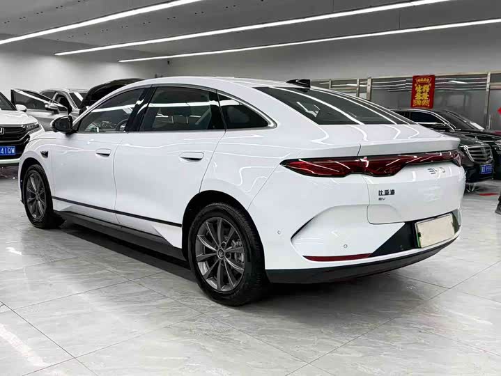 Фото 6 - BYD Qin L