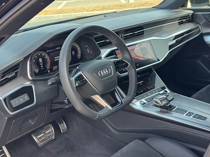 Фото 5 - Audi A6L