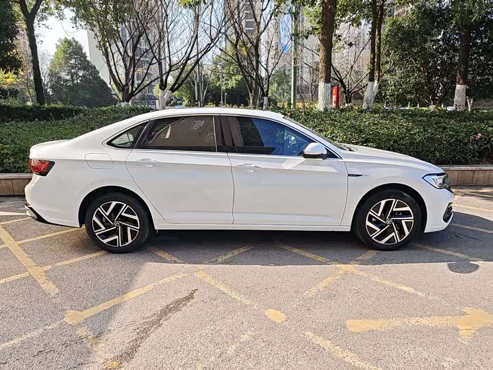 Фото 4 - Volkswagen Sagitar L