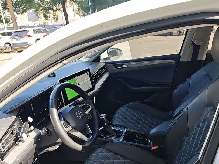 Фото 8 - Volkswagen Sagitar L