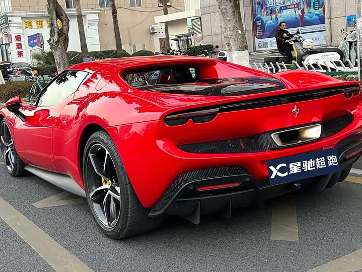 Фото 4 - Ferrari 296