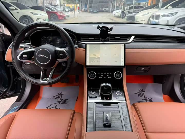 Фото 4 - Jaguar XF L