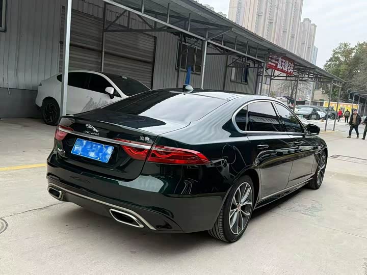 Фото 7 - Jaguar XF L