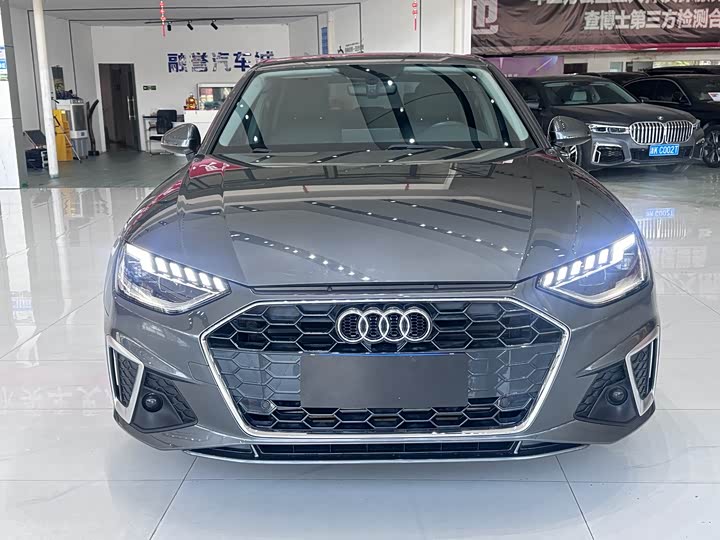 Фото 2 - Audi A4L