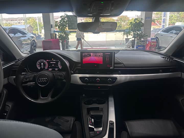 Фото 5 - Audi A4L