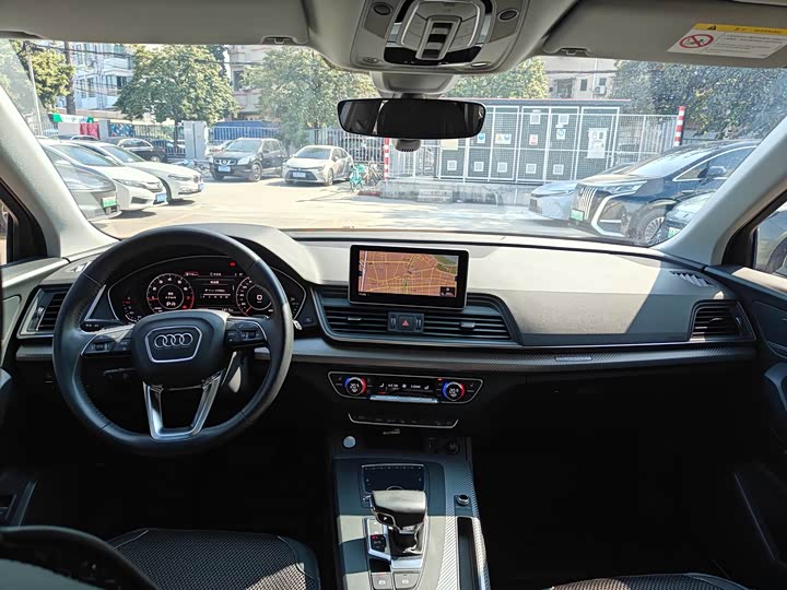 Фото 7 - Audi Q5L