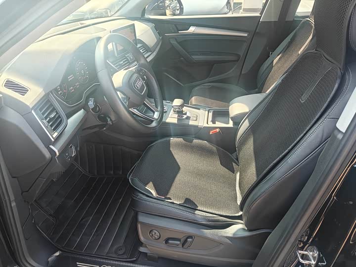 Фото 8 - Audi Q5L