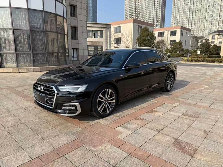 Фото 1 - Audi A6L