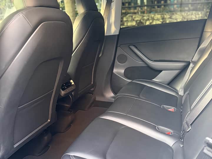 Фото 8 - Tesla Model Y