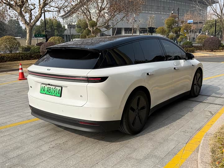 Фото 6 - LiXiang i6