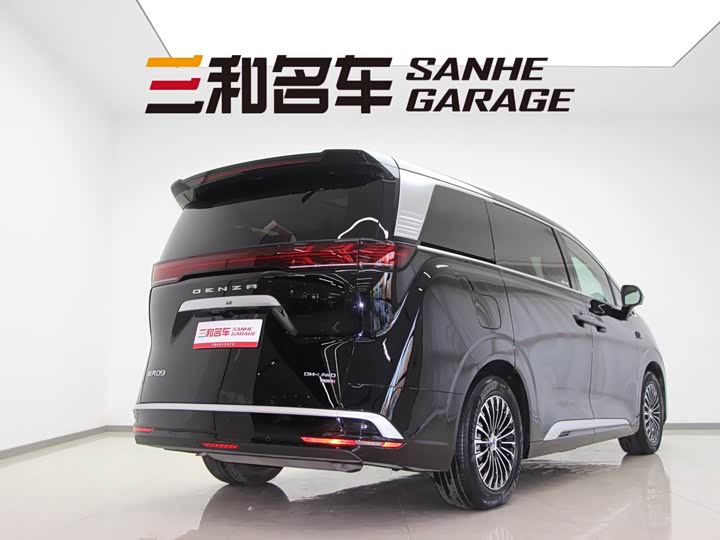 Фото 5 - Denza D9