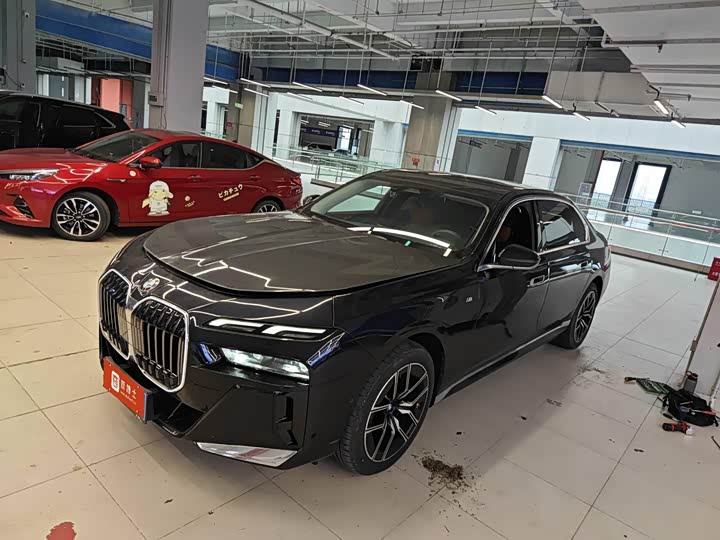 Фото 1 - BMW 7 Series