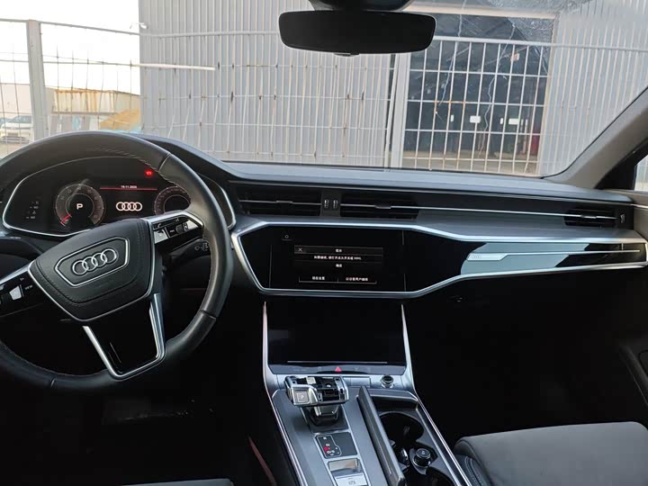 Фото 4 - Audi A6L