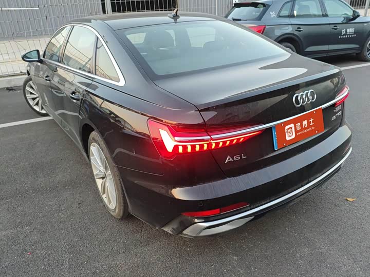 Фото 6 - Audi A6L