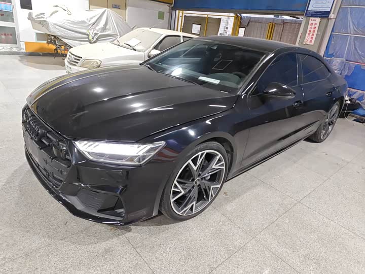 Фото 1 - Audi A7L