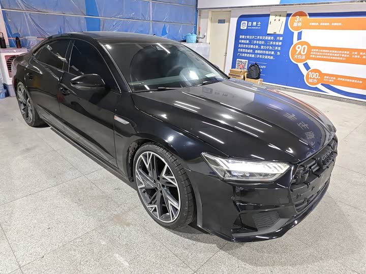 Фото 2 - Audi A7L